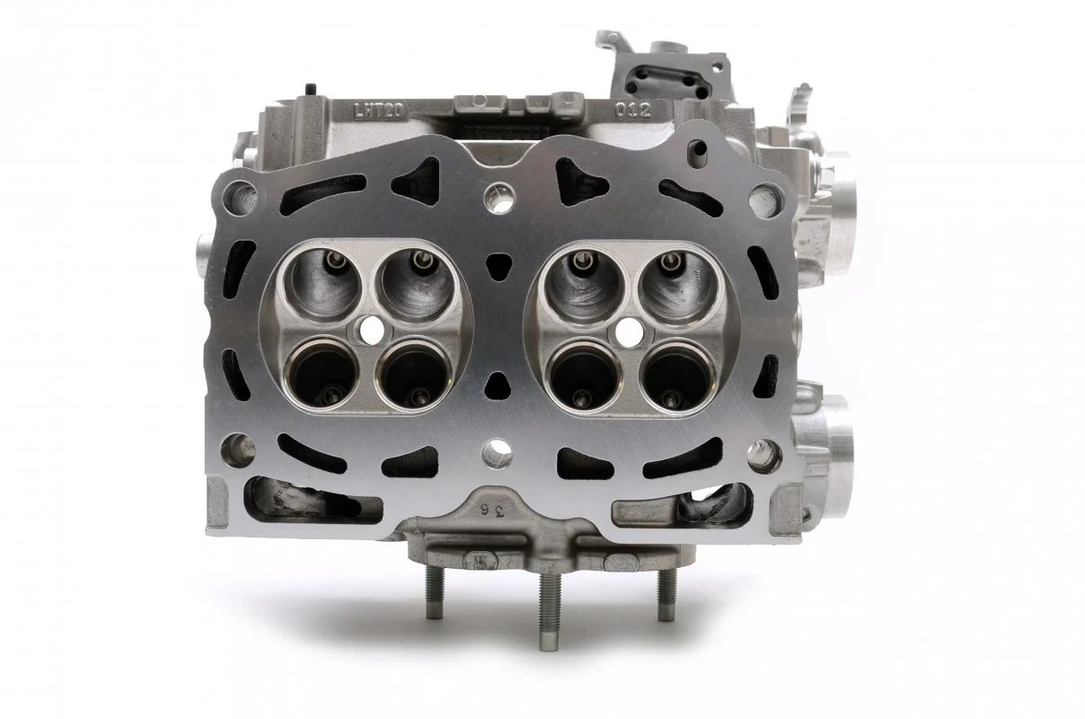Genuine Subaru EJ207 AVCS Spec C Big Port Cylinder Head Left Hand - Image 5