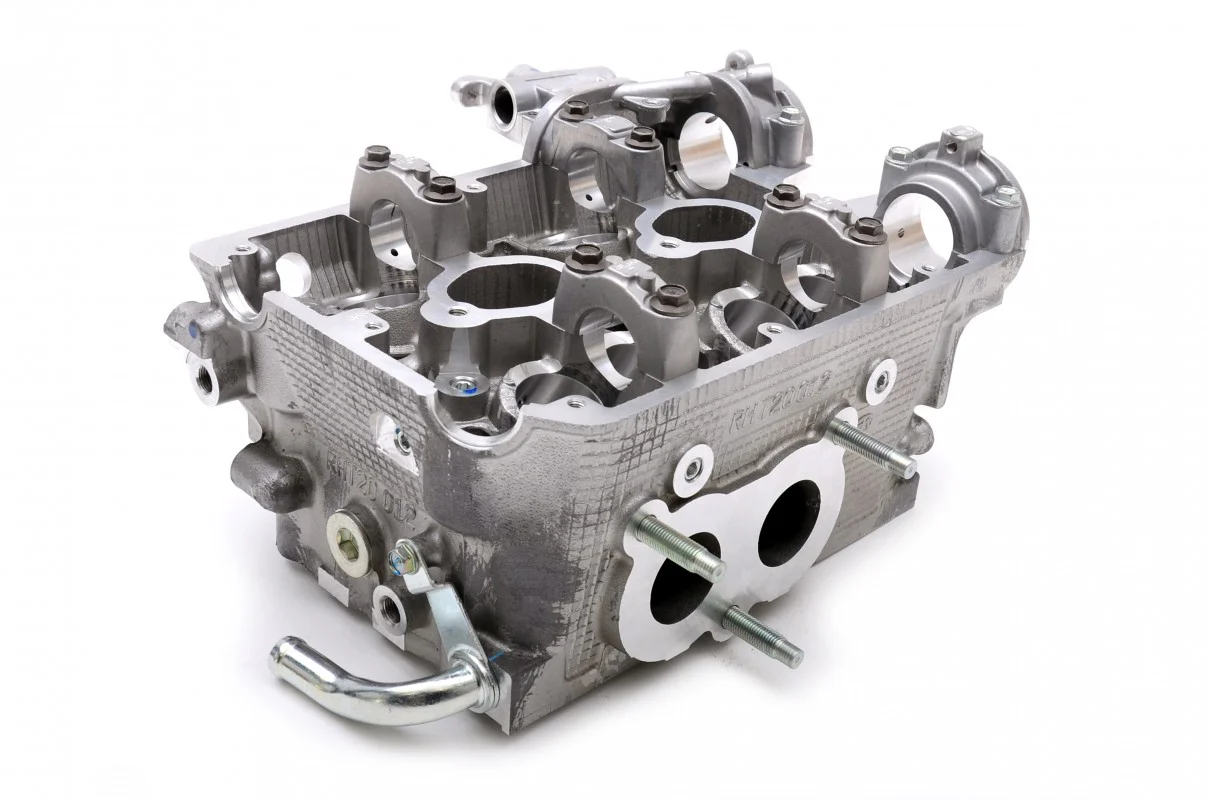Genuine Subaru EJ207 AVCS Spec C Big Port Cylinder Head Right Hand - Image 3