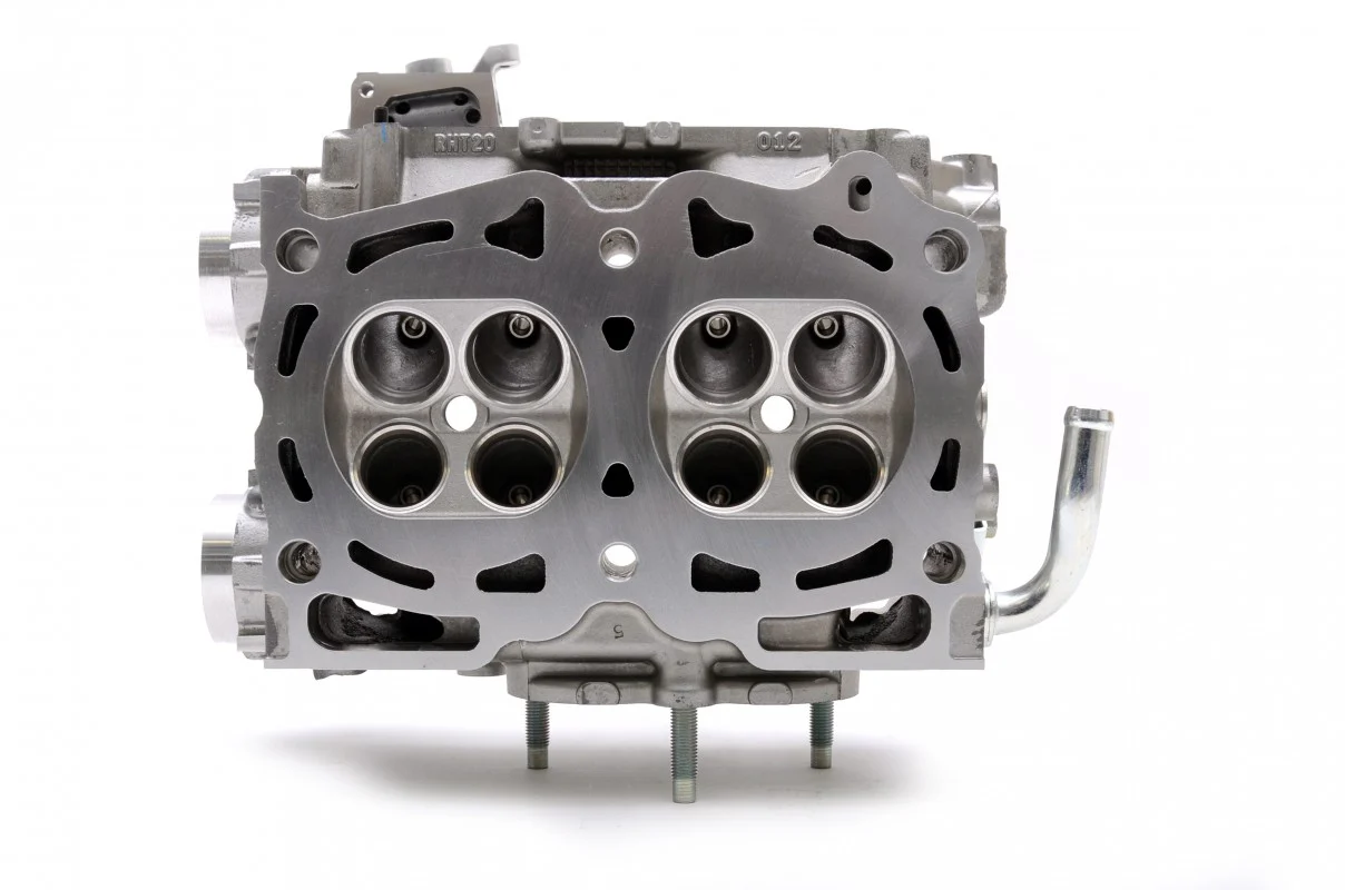 Genuine Subaru EJ207 AVCS Spec C Big Port Cylinder Head Right Hand - Image 5